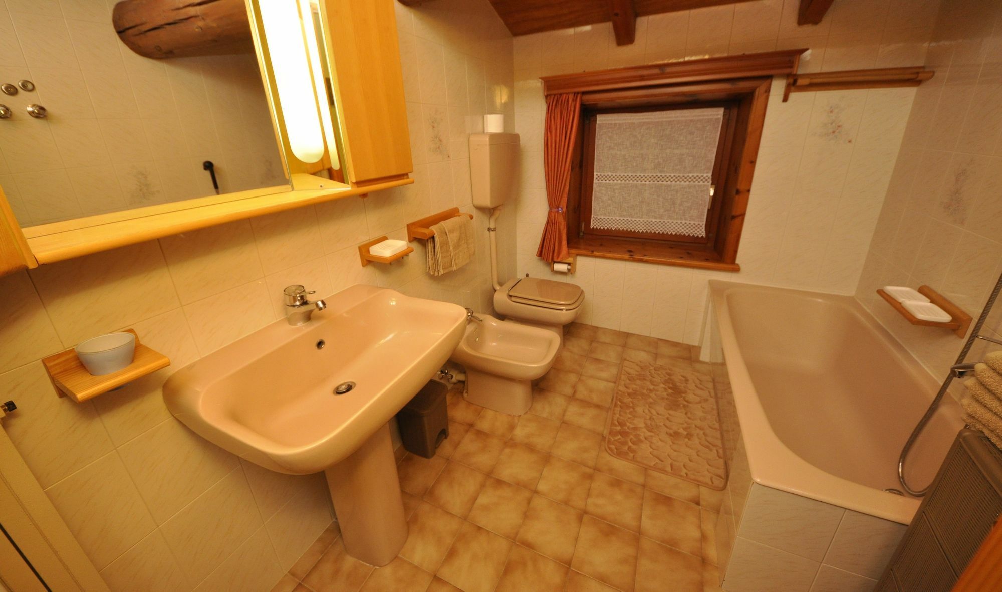 Appartamento Valeriano By Livigno Accomodation Экстерьер фото